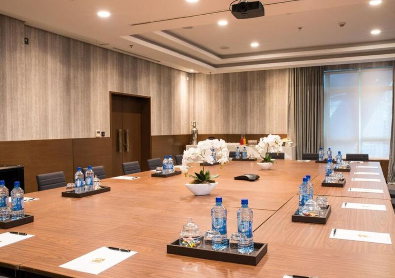 The Envoy Hotel アブジャ エクステリア 写真